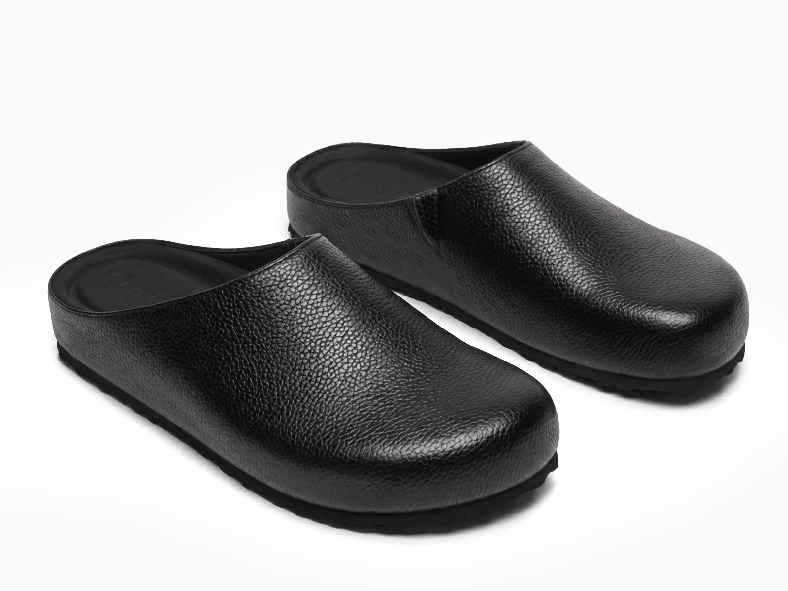 Coutgo Women Leather Black Slip-On Clogs